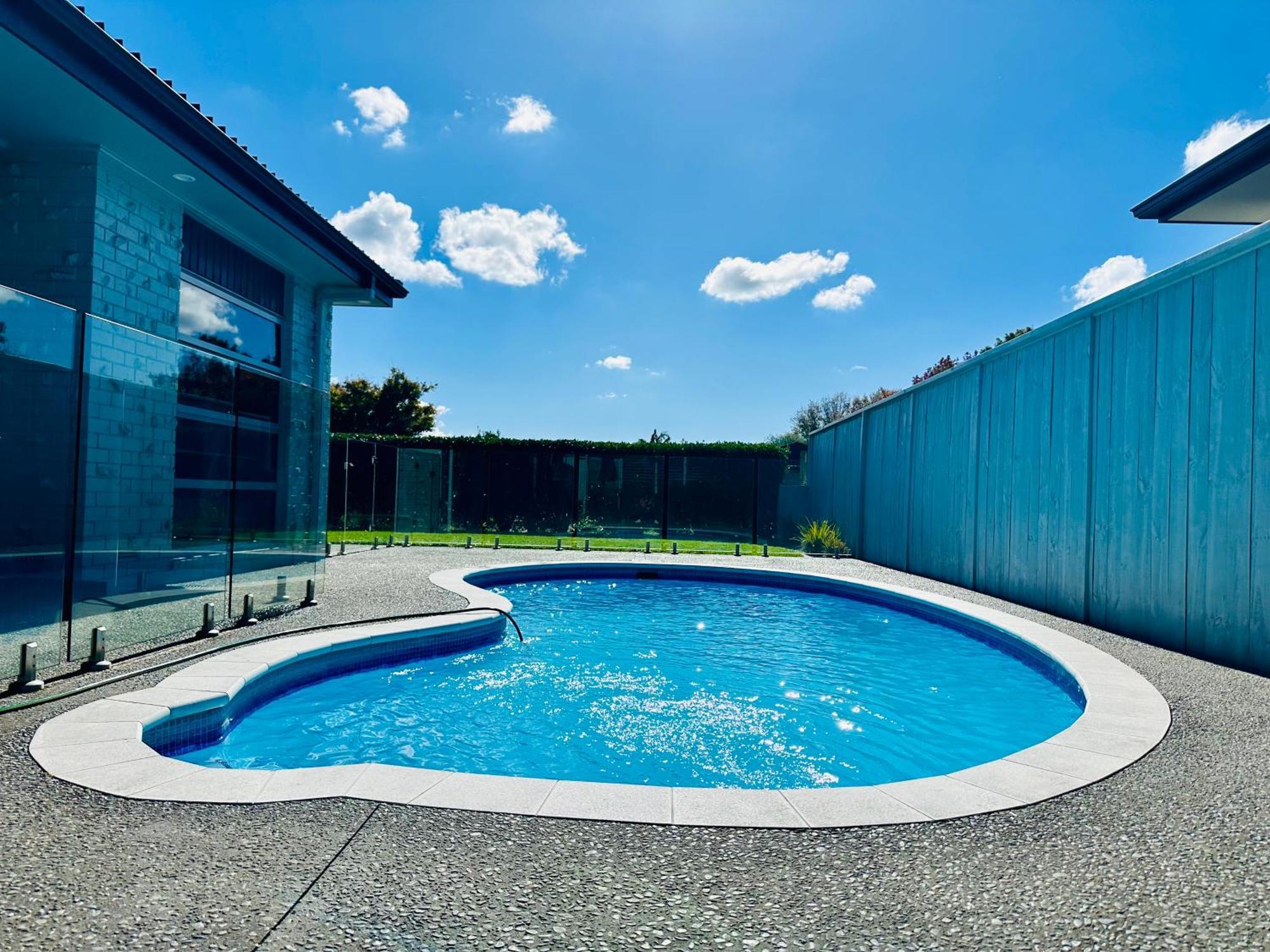 Summer Holiday 4 Bedrooms House In Hamilton With Pool And Spa Exterior photo